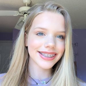 Meet your Posher, Mikayla